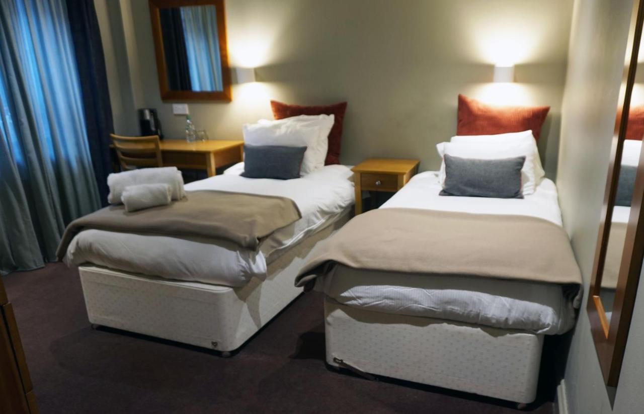 The Penny Farthing Hotel Berkhamsted Extérieur photo